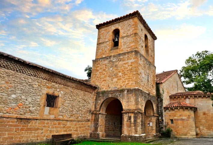 Monasterio de San Pedro de Villanueva. Cangas de Onís